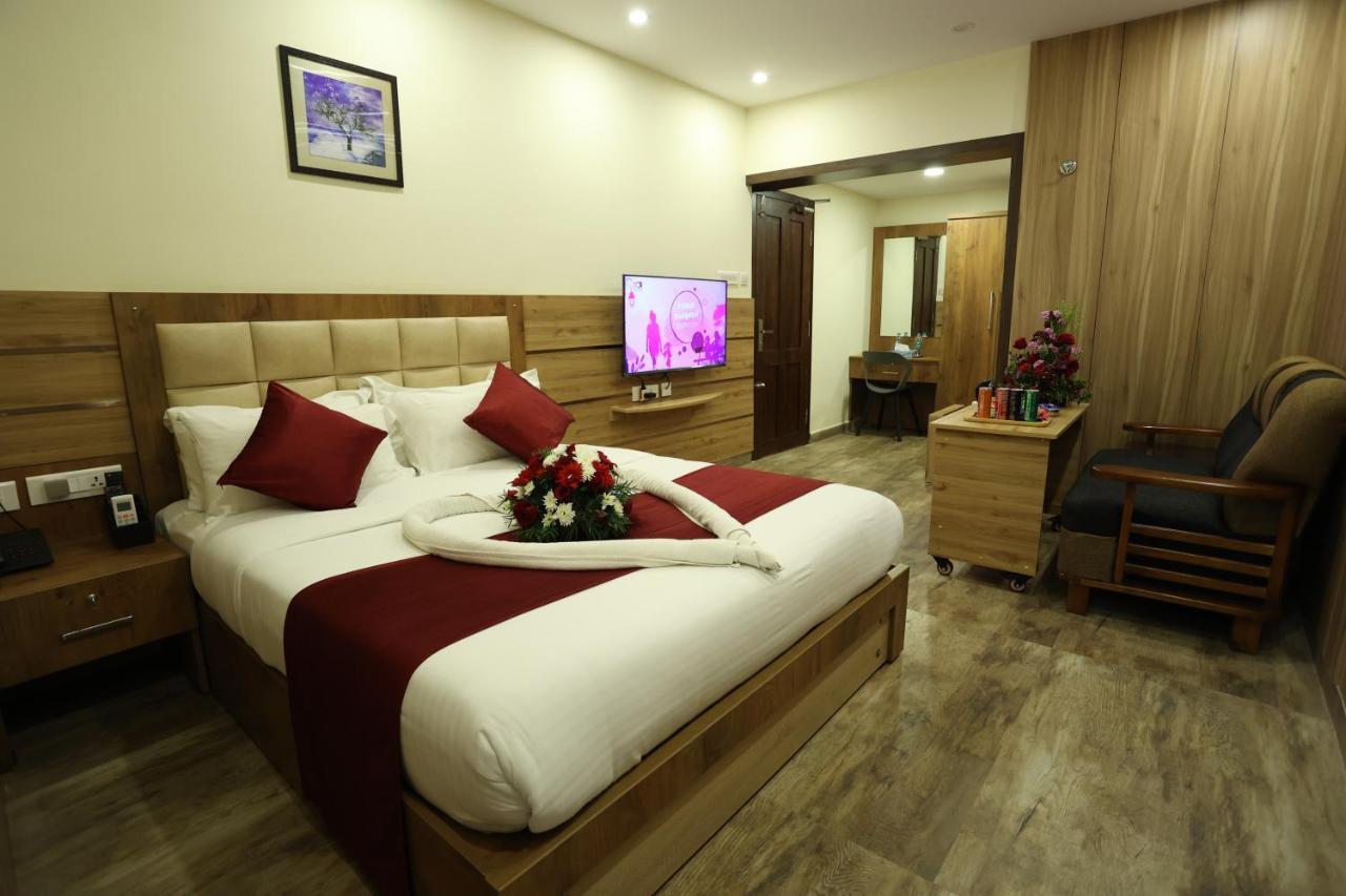 Balaji Regency Kanhangad Kannangad Exterior photo
