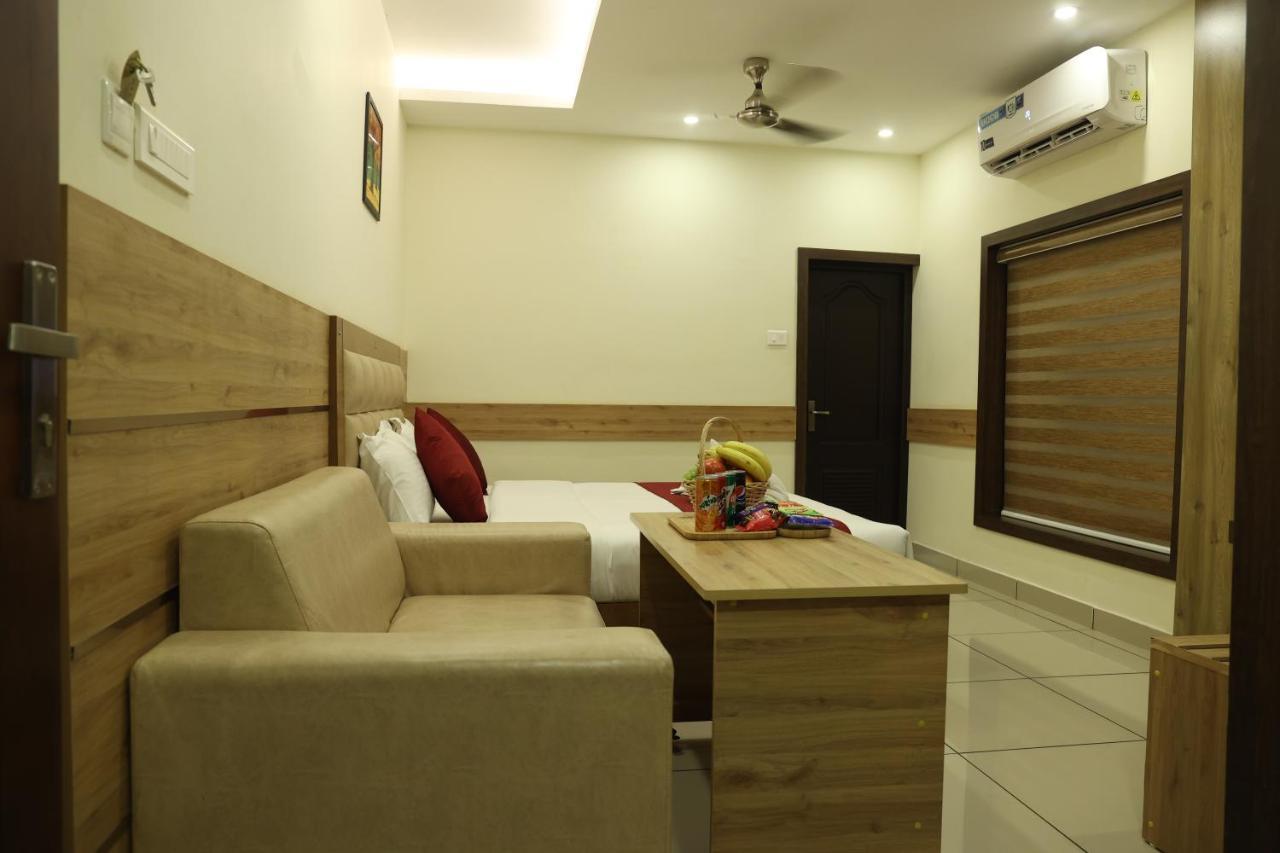 Balaji Regency Kanhangad Kannangad Exterior photo