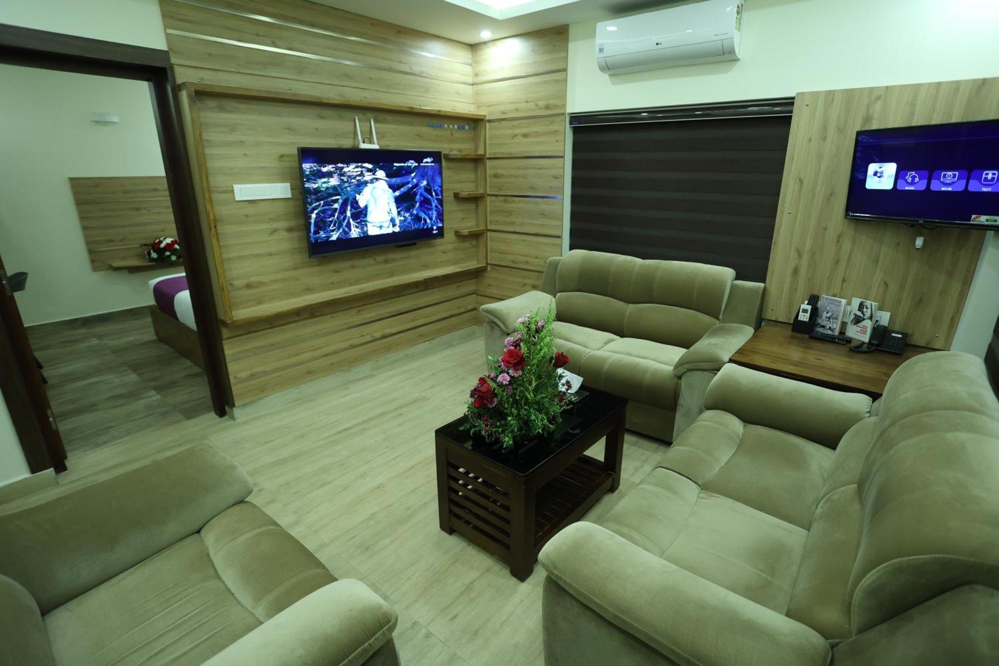 Balaji Regency Kanhangad Kannangad Exterior photo