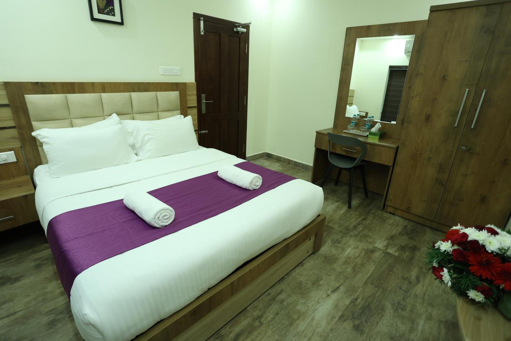 Balaji Regency Kanhangad Kannangad Exterior photo