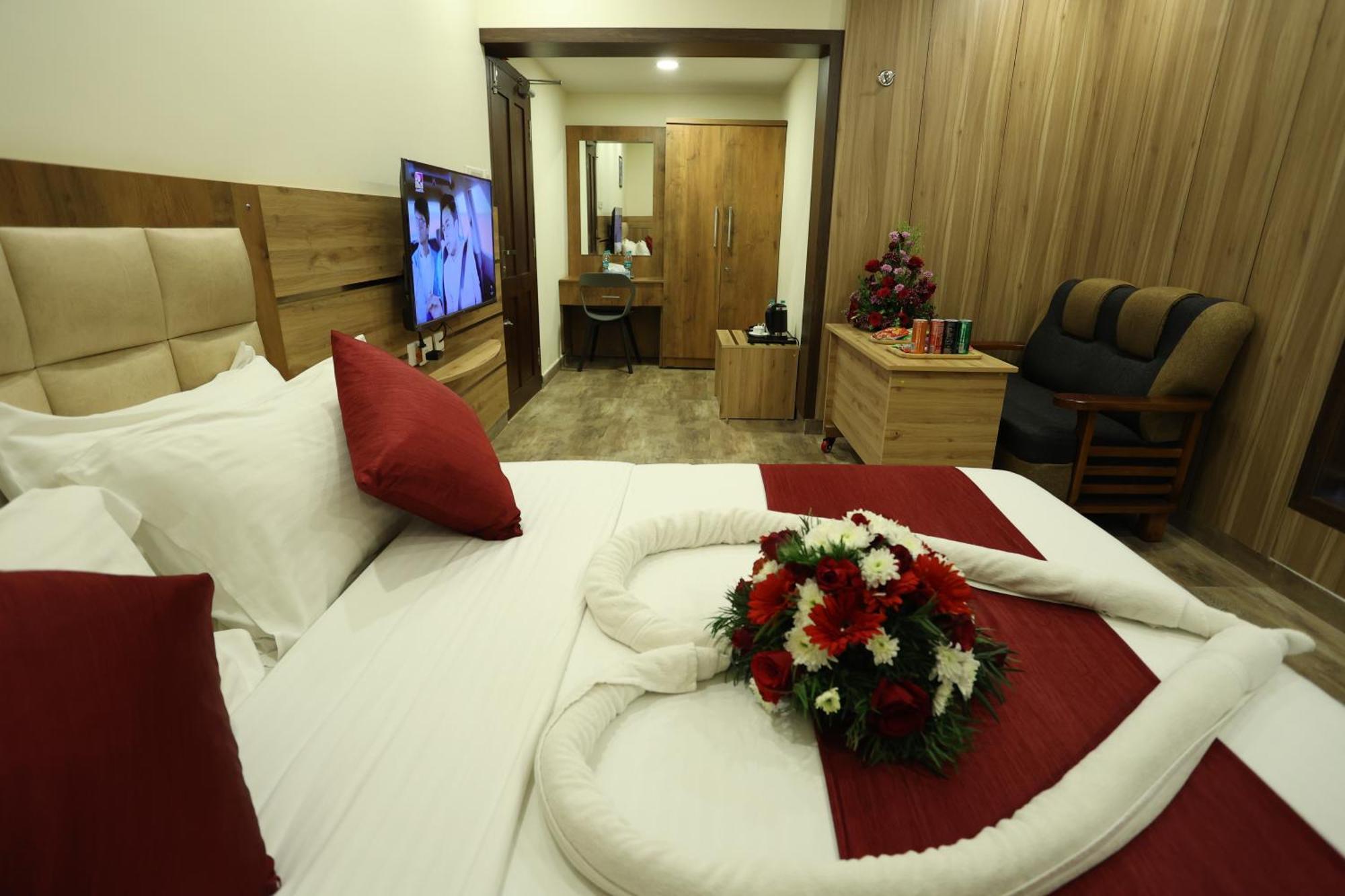Balaji Regency Kanhangad Kannangad Exterior photo
