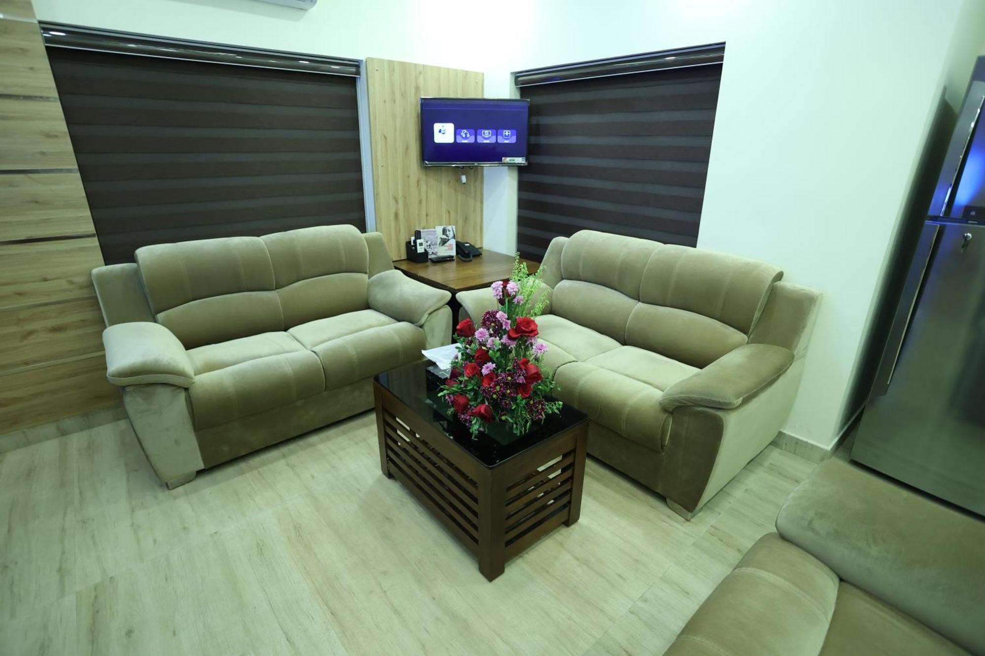 Balaji Regency Kanhangad Kannangad Exterior photo