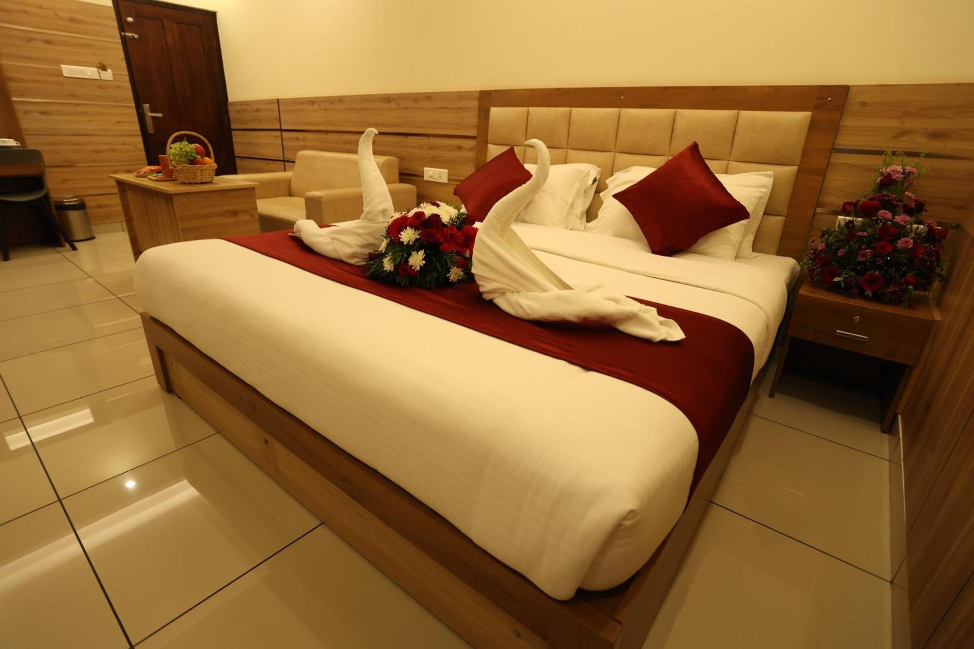 Balaji Regency Kanhangad Kannangad Exterior photo