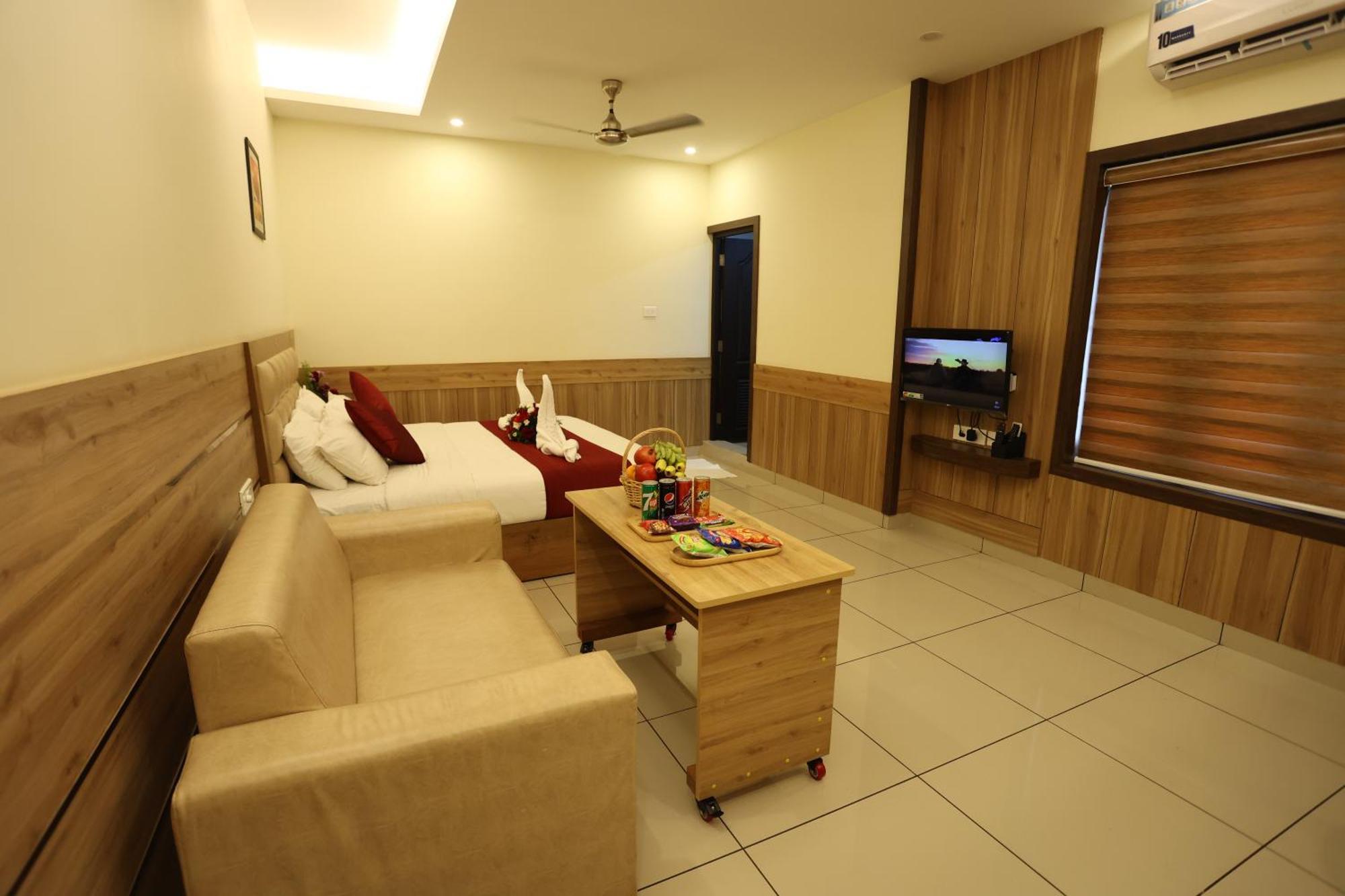 Balaji Regency Kanhangad Kannangad Exterior photo